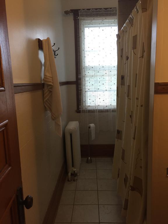 Le Petit Chateau Montebello B&B Habitación foto